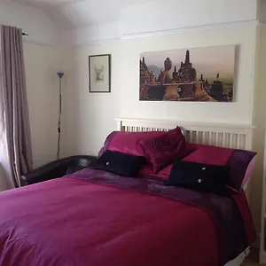 Shepperton Guesthouse Homestay